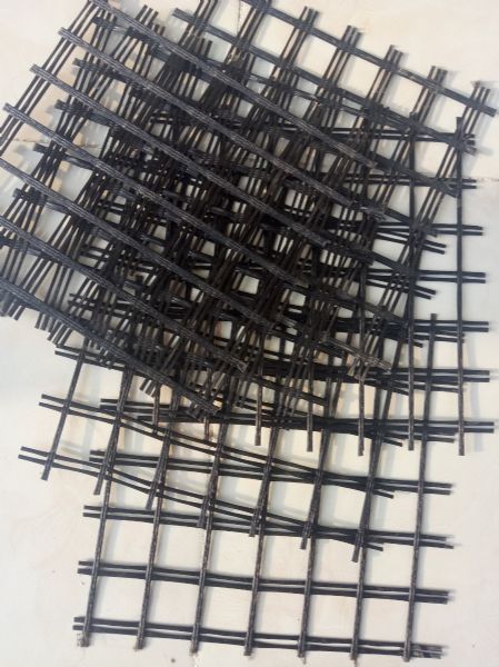 钢塑土工格栅的作用特点及用途:"玻纤格栅8.jpg"